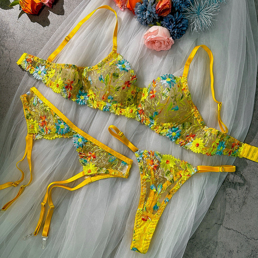 
                  
                    Gele bloemen kant lingerieset 3-delig
                  
                