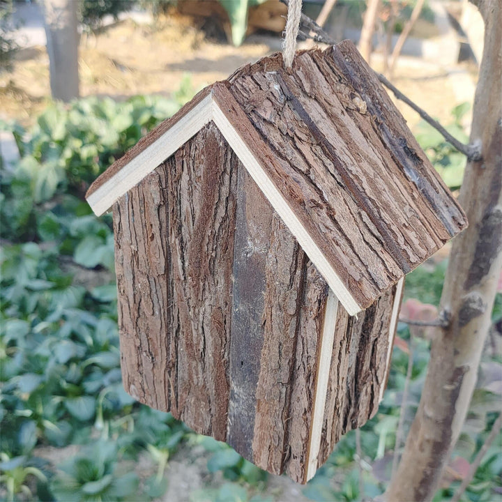 Rustiek Houten Vogelhuisje – Een Gezellig Huis voor de Tuinvogels