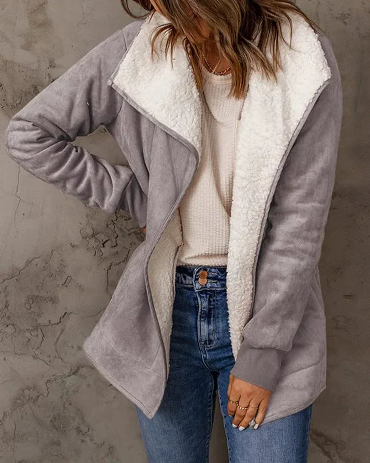 
                  
                    Lena - Dames Fleece Jas met Zakken - SkinzLine
                  
                