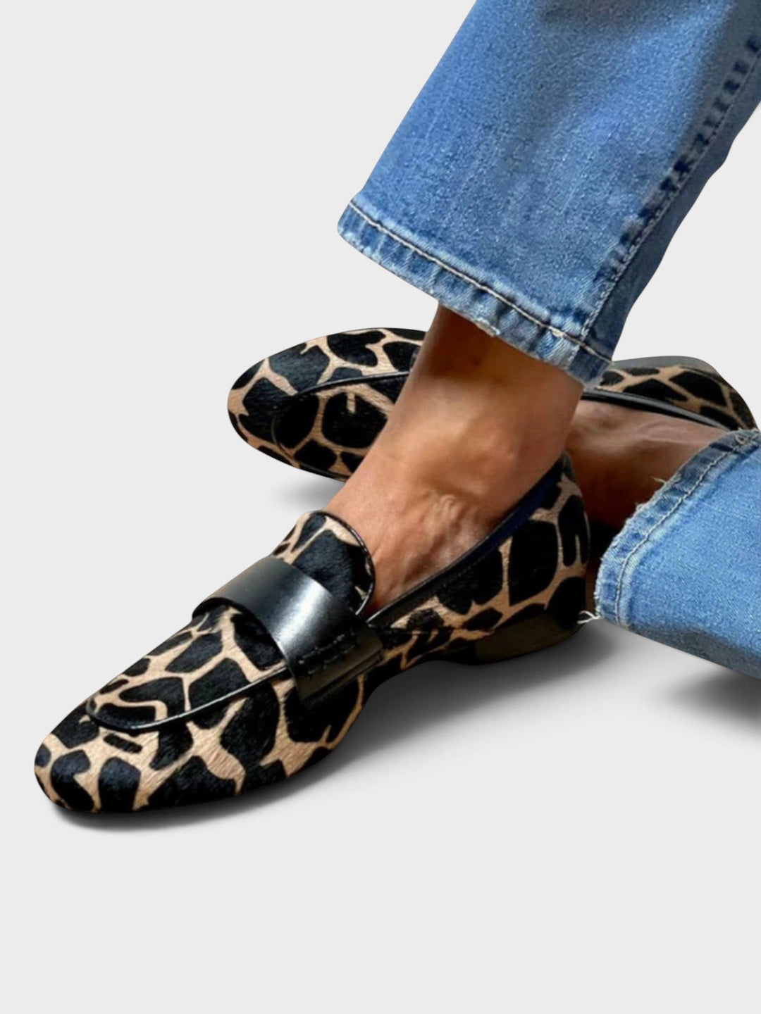 Loafer met luipaardmotief en contrastafwerking | Gestructureerde instapschoen