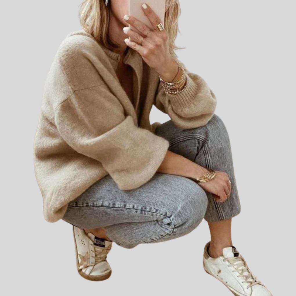 Gebreid knoopvest – stijlvolle laag voor dagelijkse looks