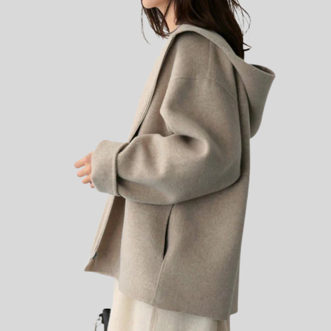 Dames capuchonjack met functioneel design