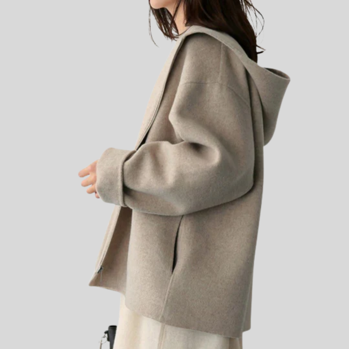 Dames capuchonjack met functioneel design