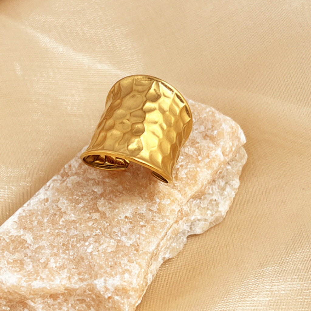 European And American Instagram-style Metal Ring With A Wide Band And Water-wave Texture