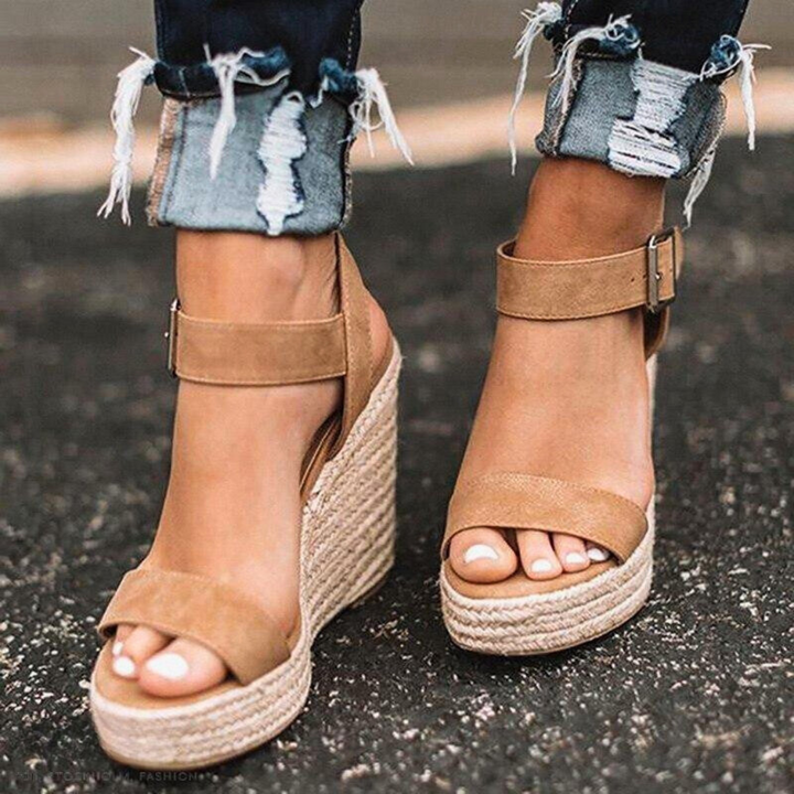 Casual T-band sandalen met sleehak voor dames