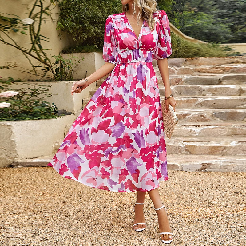 
                  
                    Floretta – Trendy Bloemenjurk met Vloeiende Pasvorm - SkinzLine
                  
                