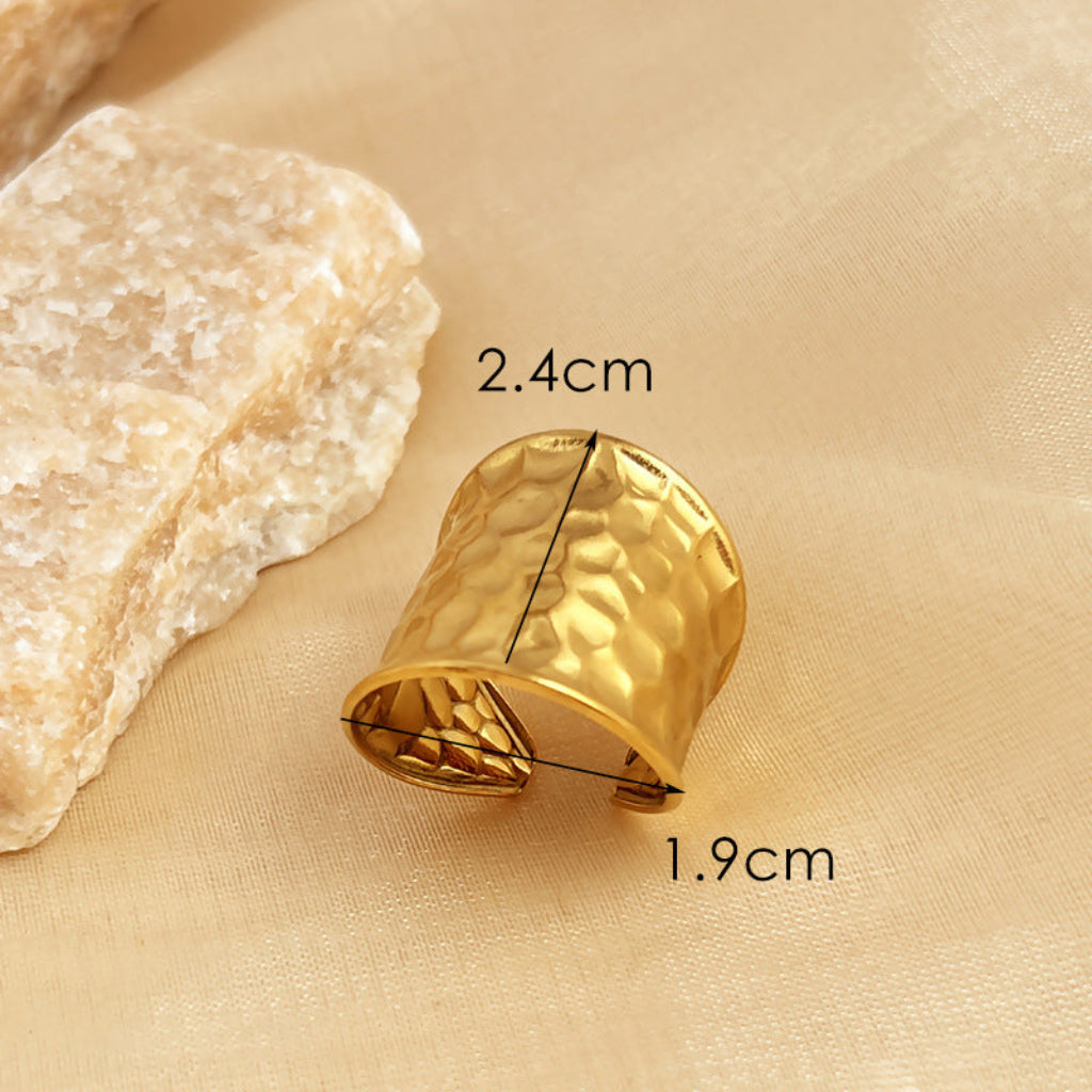 European And American Instagram-style Metal Ring With A Wide Band And Water-wave Texture