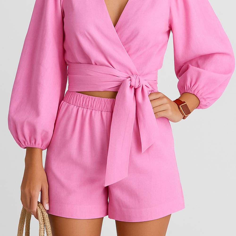
                  
                    Alviera – Wikkelset voor Dames met Pofmouwen en Shorts - SkinzLine
                  
                