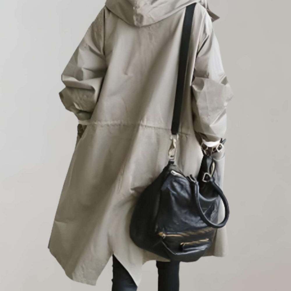 
                  
                    Selene - Waterdichte en Warme Trenchcoat met Capuchon - SkinzLine
                  
                