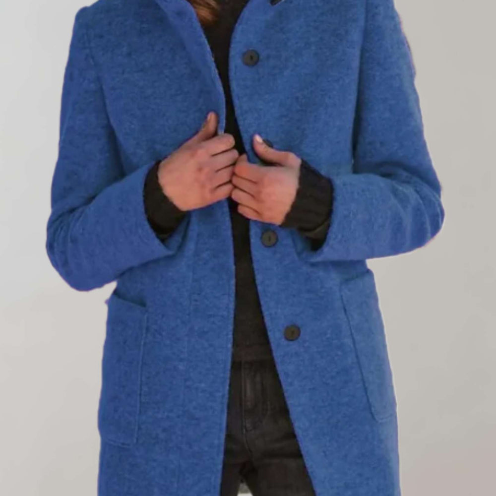 
                  
                    Serena - Halflange Wollen Jas met Hoge Hals voor Elegante Stijl - SkinzLine
                  
                