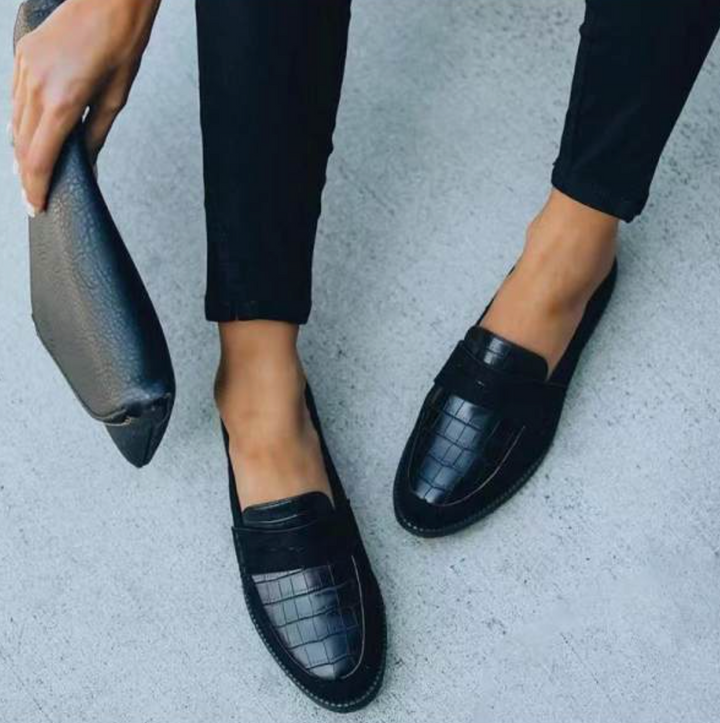 Zwarte damesloafers – Elara