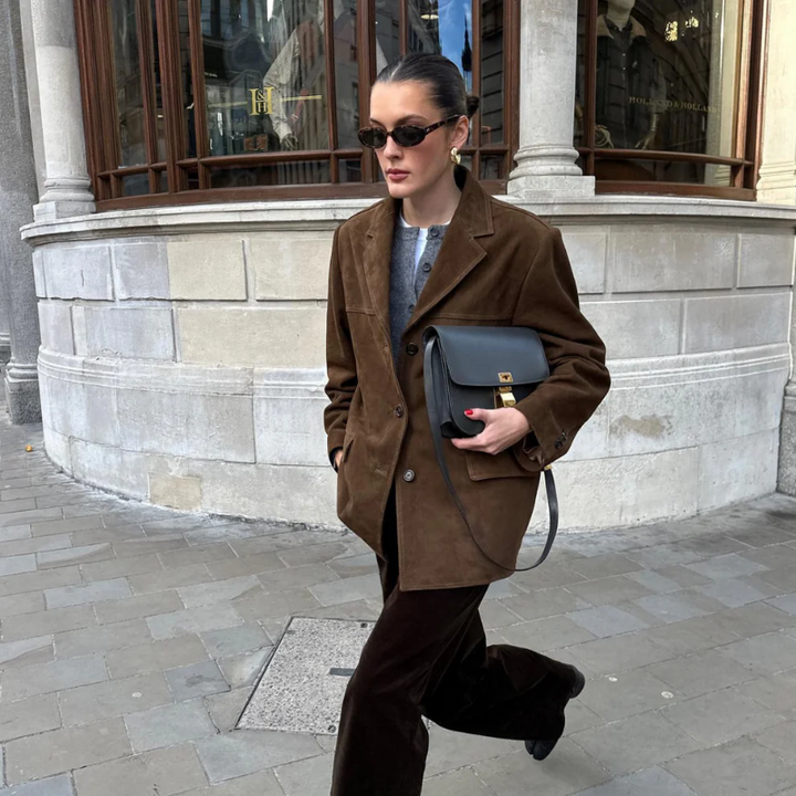 Oversized Suède Jas met Omgeslagen Kraag – Alina Herfsteditie