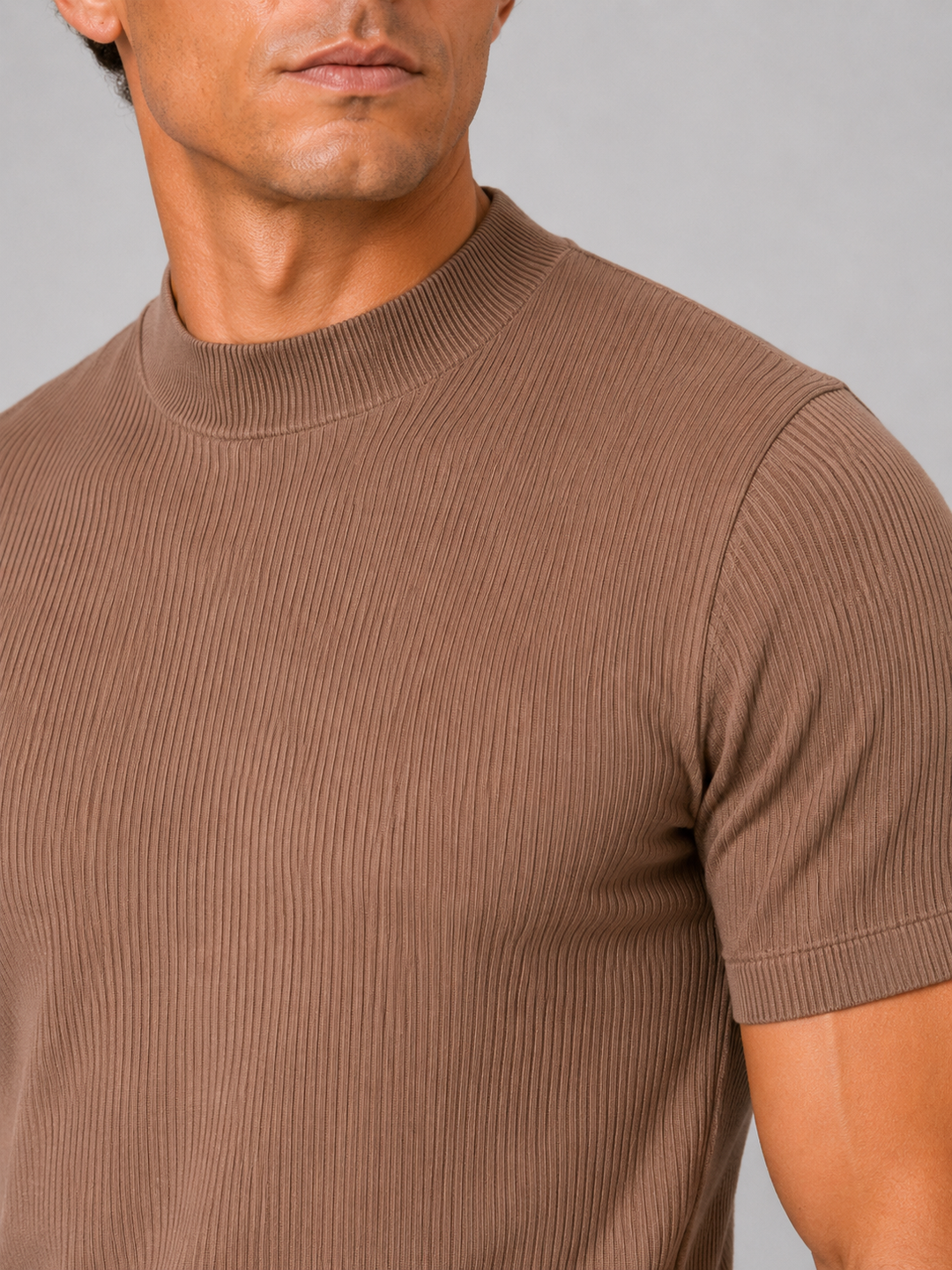 Geribd heren-T-shirt met opstaande kraag – aansluitende stretch top met korte mouwen