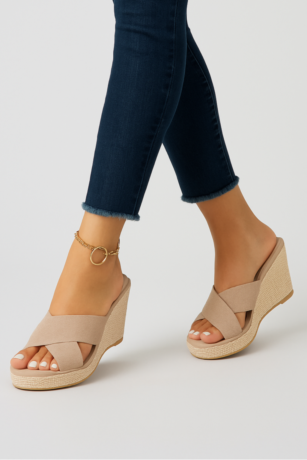 Calistora – Comfortabele Keilsandalen met Zachte Kruisbanden en Ademend Design
