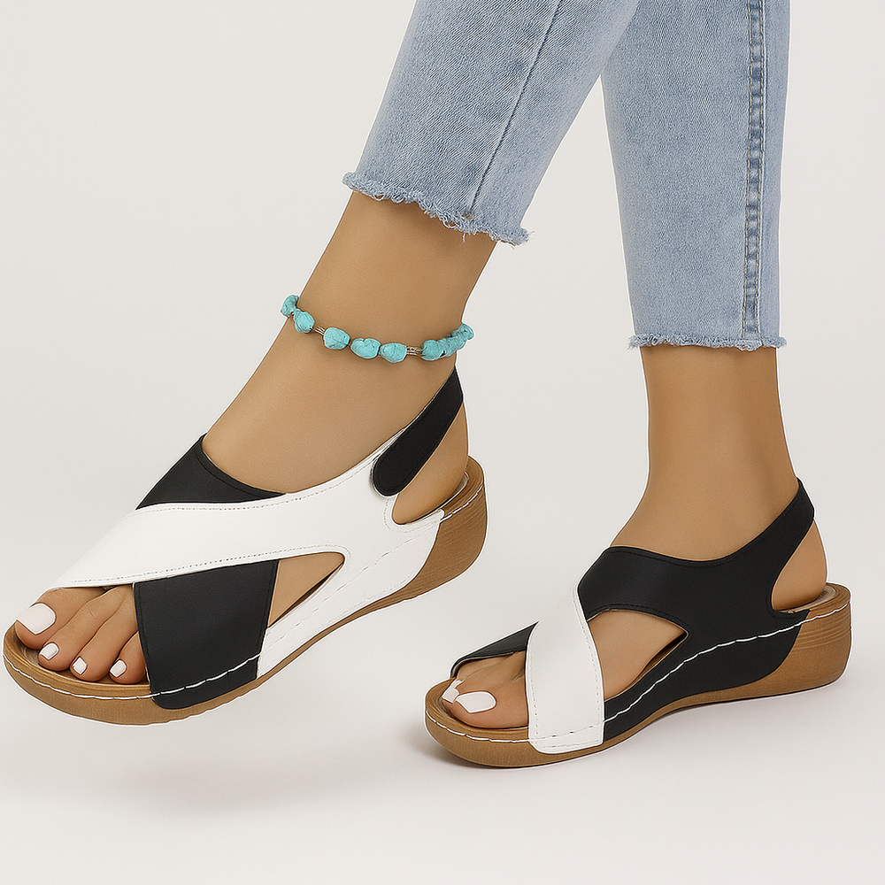 
                  
                    Calmessa – Ademend Wandelsandaal voor Dames met Lichtgewicht Comfort en Elegante Look
                  
                