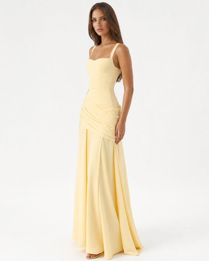 Soepel vallende chiffon maxi-jurk met watervalhals en vetersluiting op de rug