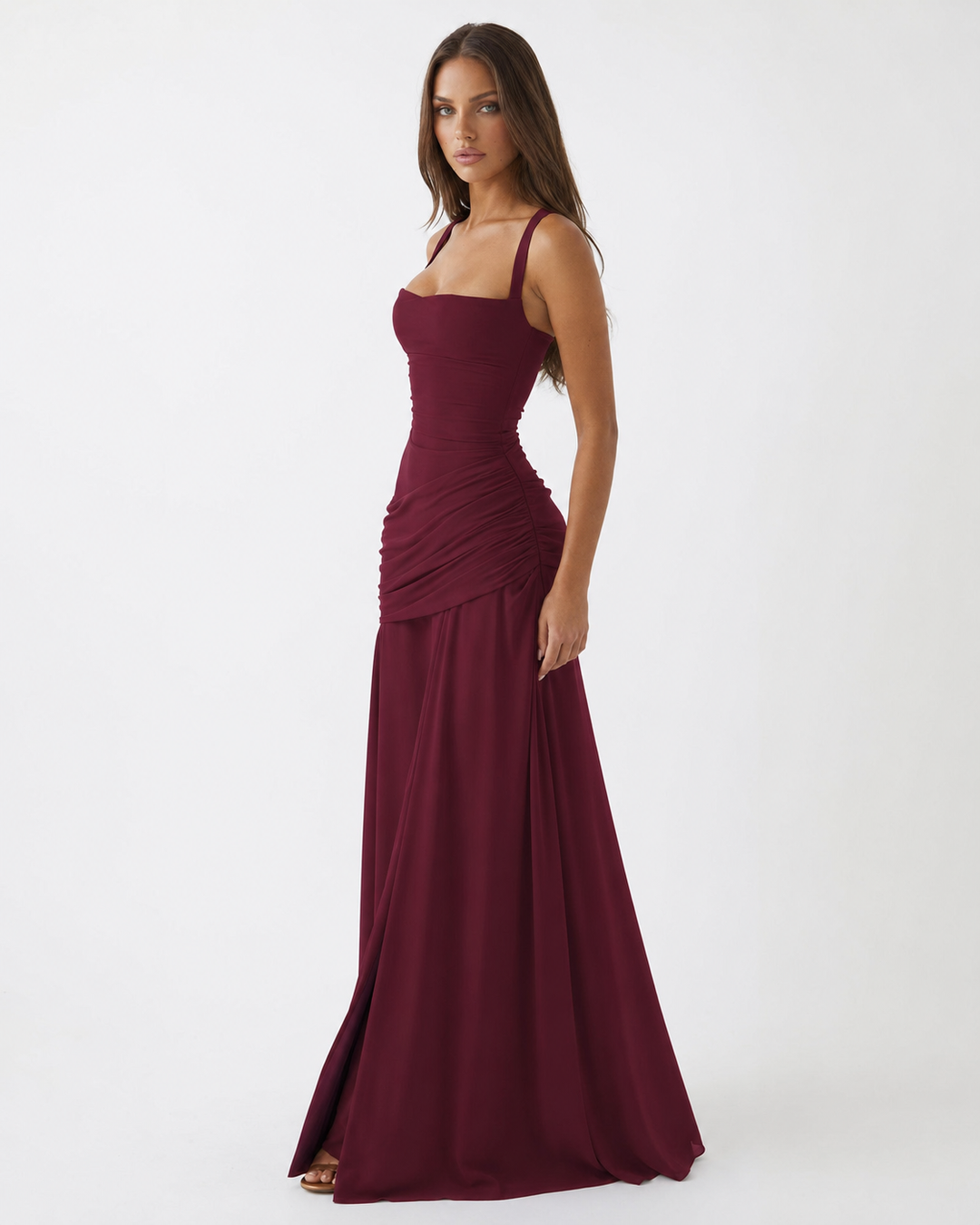 Soepel vallende chiffon maxi-jurk met watervalhals en vetersluiting op de rug