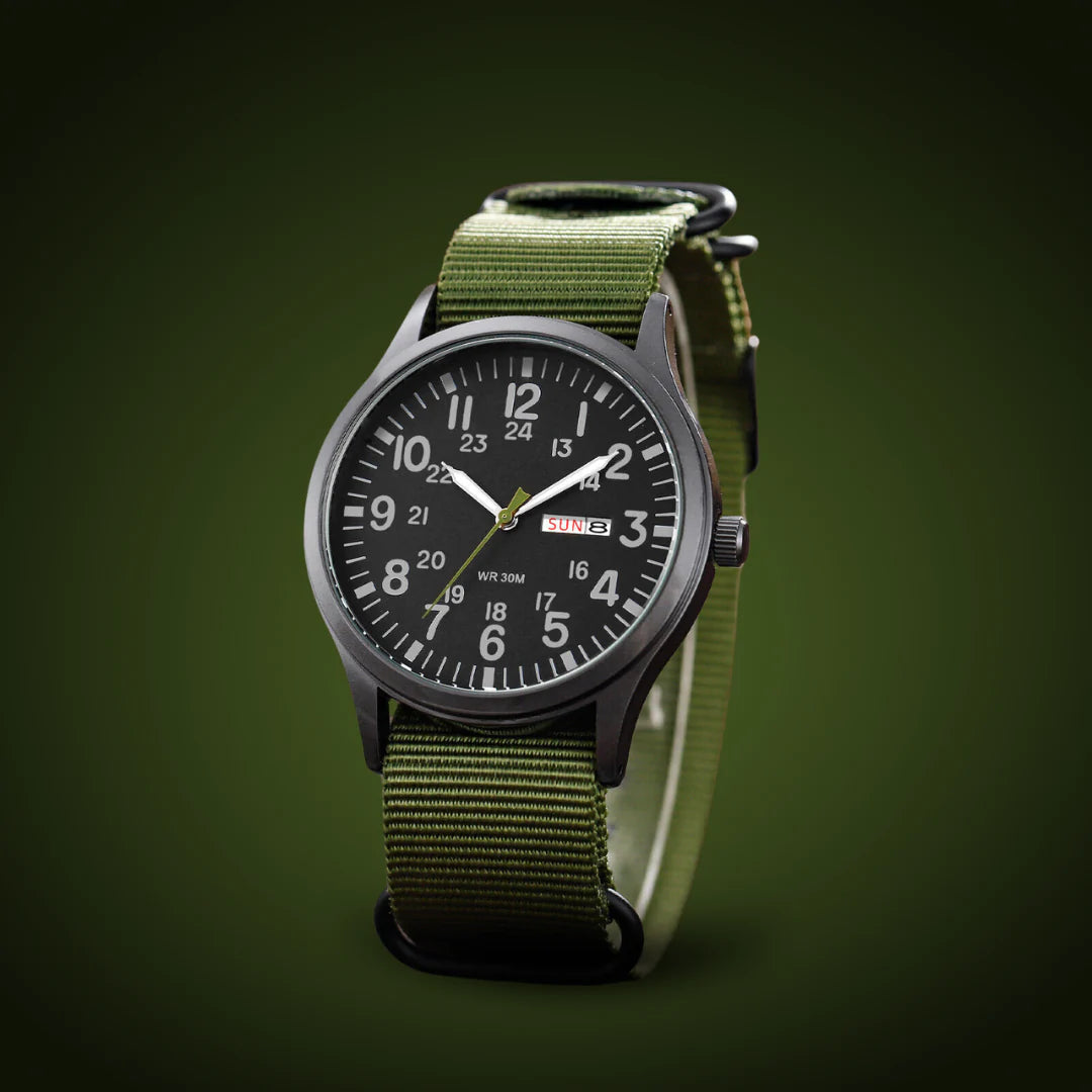 Herenhorloge in veldstijl met geweven stoffen band en dag- en datumaanduiding
