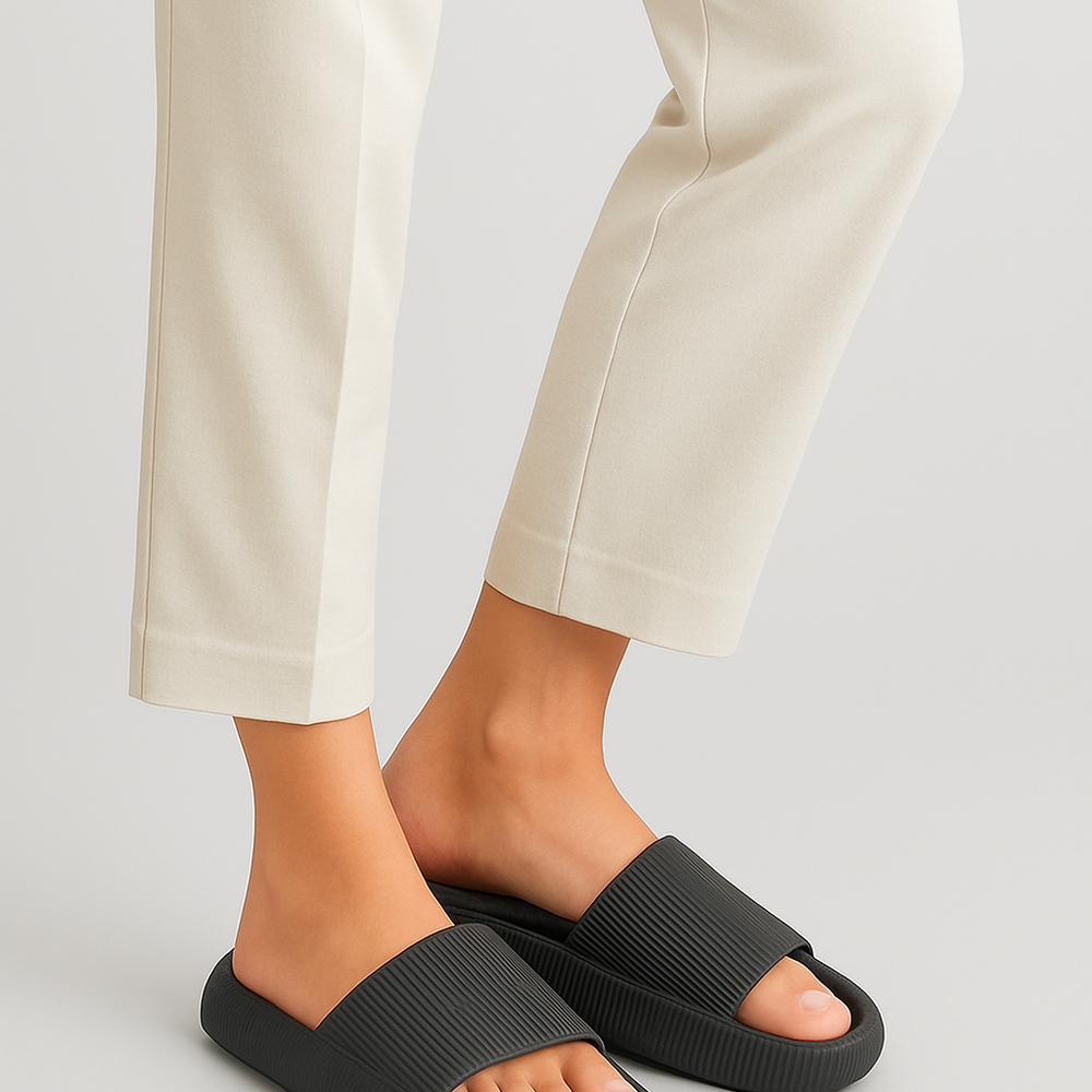 
                  
                    Flunari – Comfortabele Dempende Zomerslippers met Volledige Ondersteuning - SkinzLine
                  
                