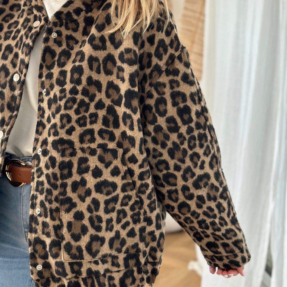 
                  
                    Riley - Bomberjack met Luipaardprint voor Dames - SkinzLine
                  
                