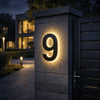 LED-huisnummerbord met achtergrondverlichting – modern, verlicht naambordje voor de ingang