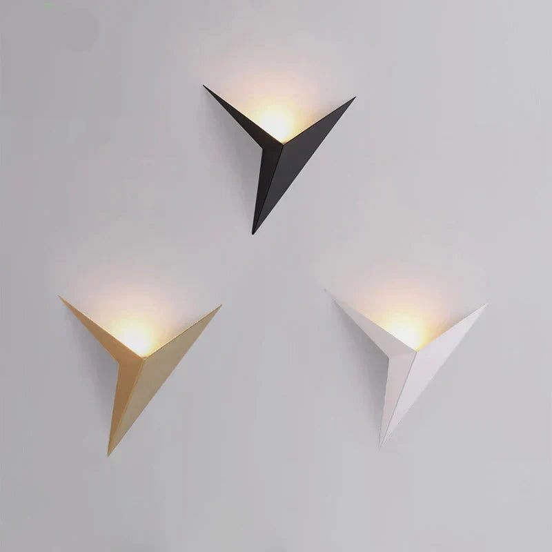 NoctiLux Geometrische LED Wandlamp | Eigentijdse verlichting voor nachtkastjes in moderne huizen