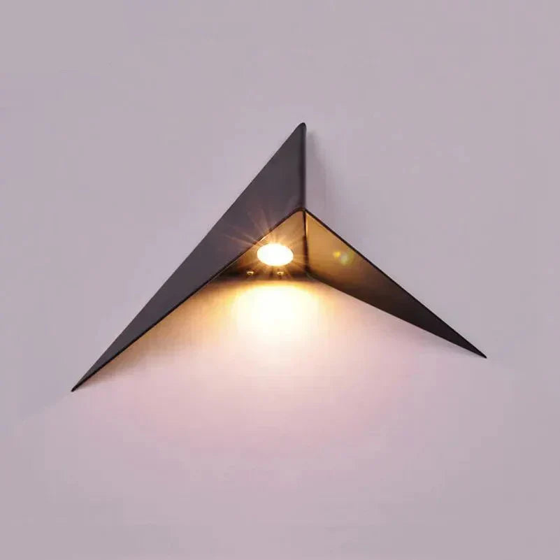 NoctiLux Geometrische LED Wandlamp | Eigentijdse verlichting voor nachtkastjes in moderne huizen