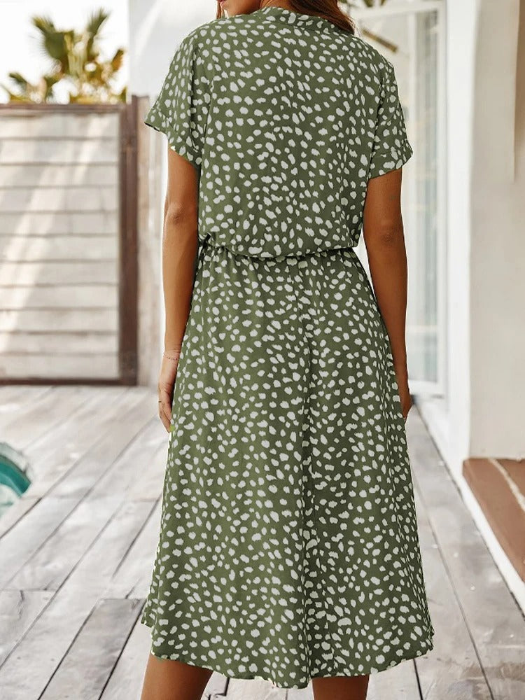 
                  
                    Lorvanna – Comfortabele Zomerjurk met Stijlvolle Print en Korte Mouwen - SkinzLine
                  
                