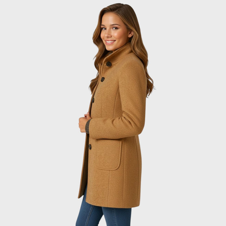 Getailleerde dames mantel met knoopsluiting – elegante stijl