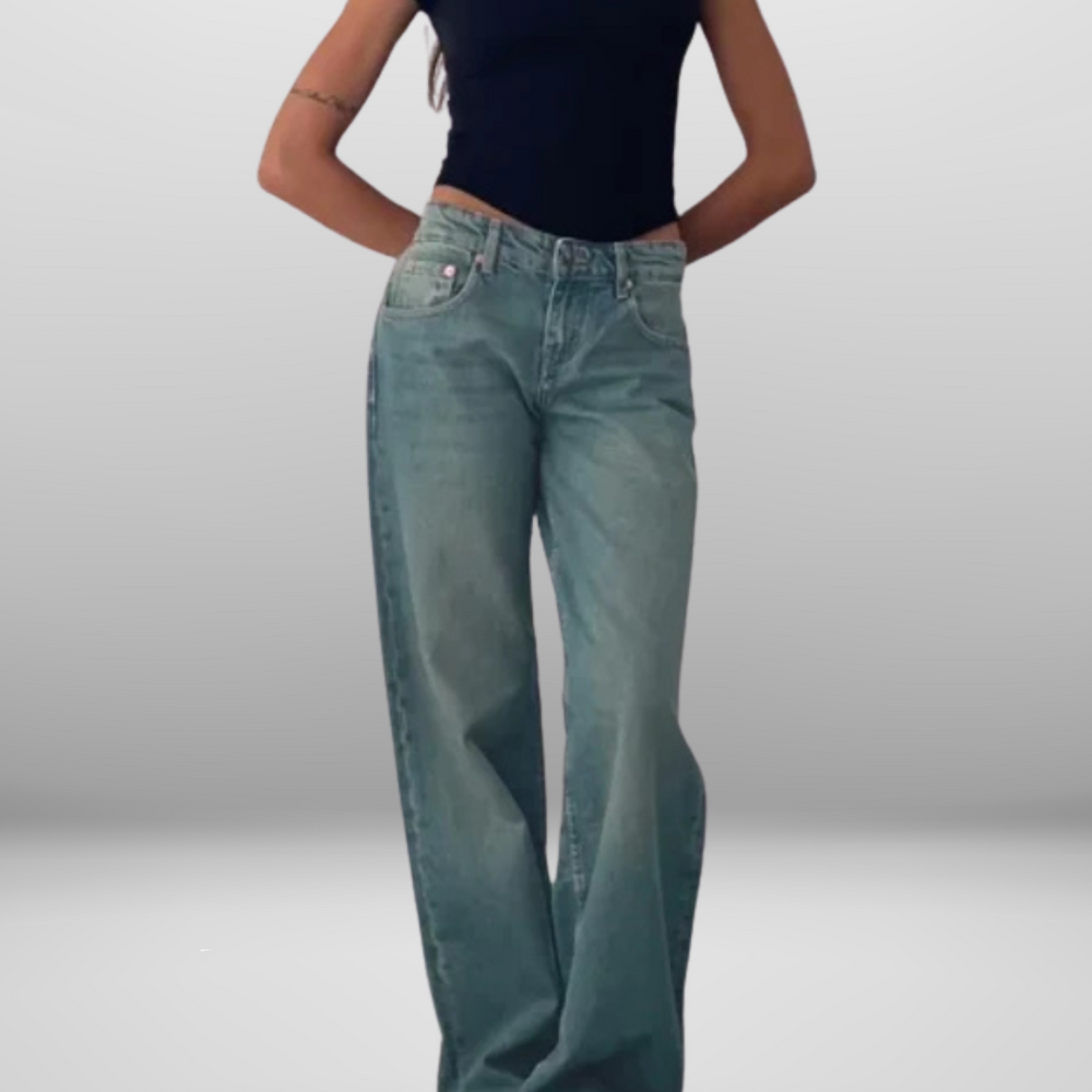 
                  
                    Lunira – Low-Rise Wide Fit Jeans
                  
                
