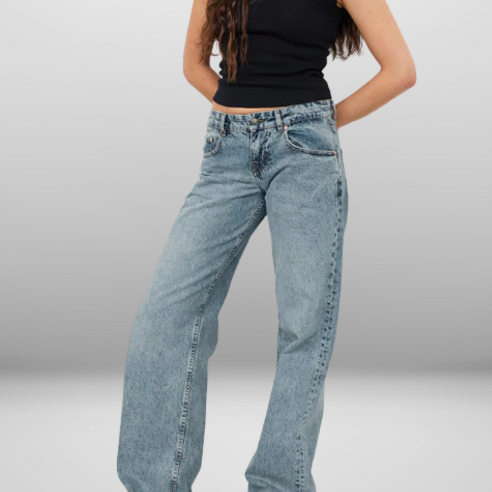 
                  
                    Lunira – Low-Rise Wide Fit Jeans
                  
                