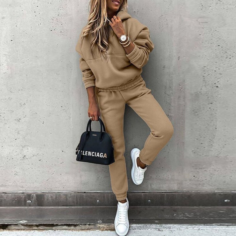 
                  
                    Elyvera – Dames Set met Capuchontrui en Joggingbroek in Casual-Chique Stijl - SkinzLine
                  
                