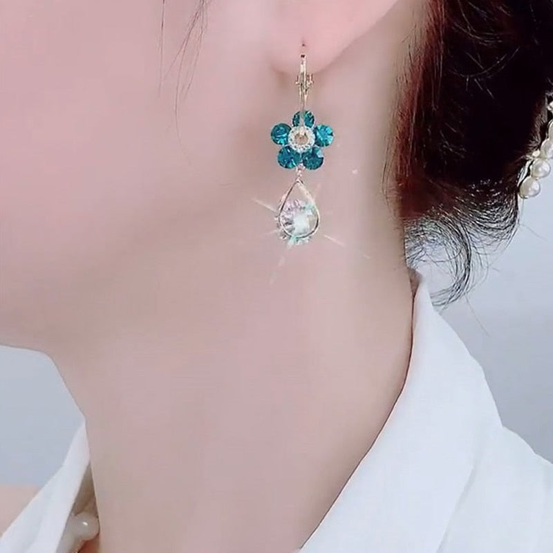Luxe Oorbellen met Bloemmotief – LunaBloom