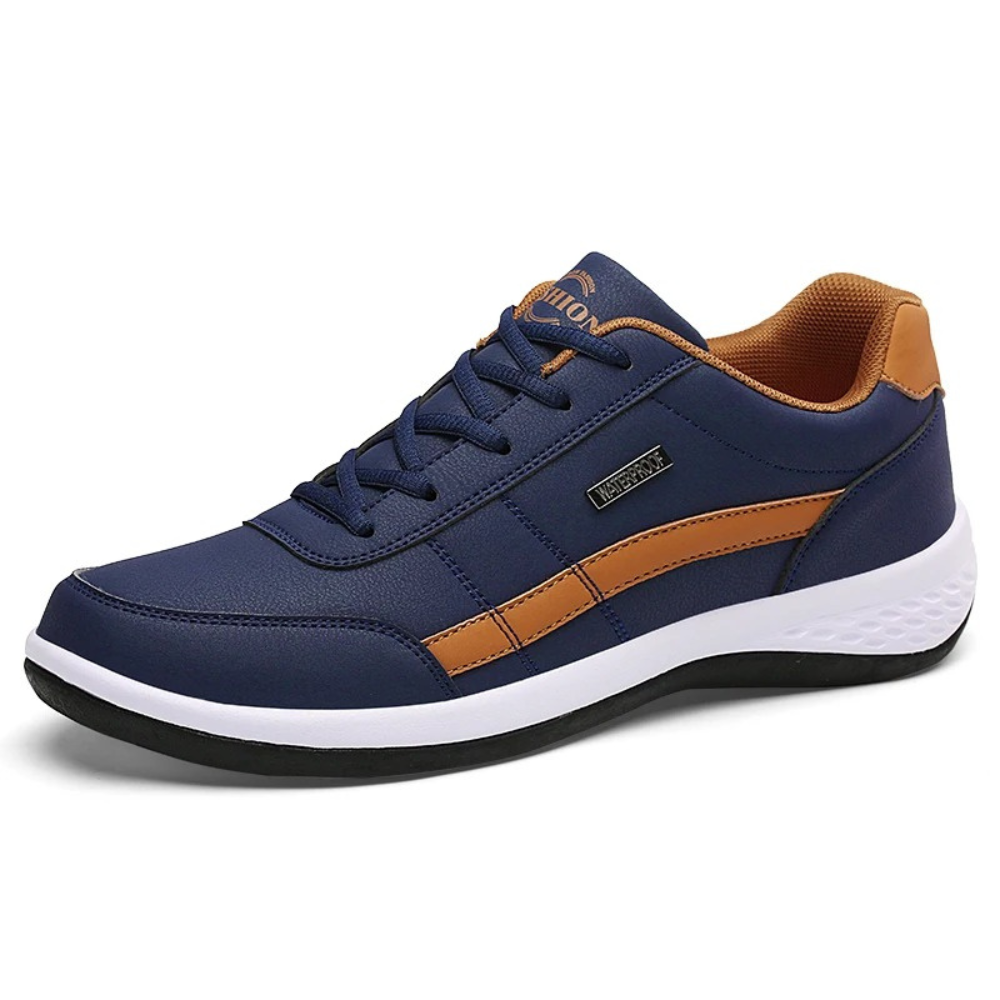 Elegante leren herensneakers met veterssluiting aan de voorkant en zijpaneel