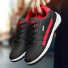 Elegante leren herensneakers met veterssluiting aan de voorkant en zijpaneel