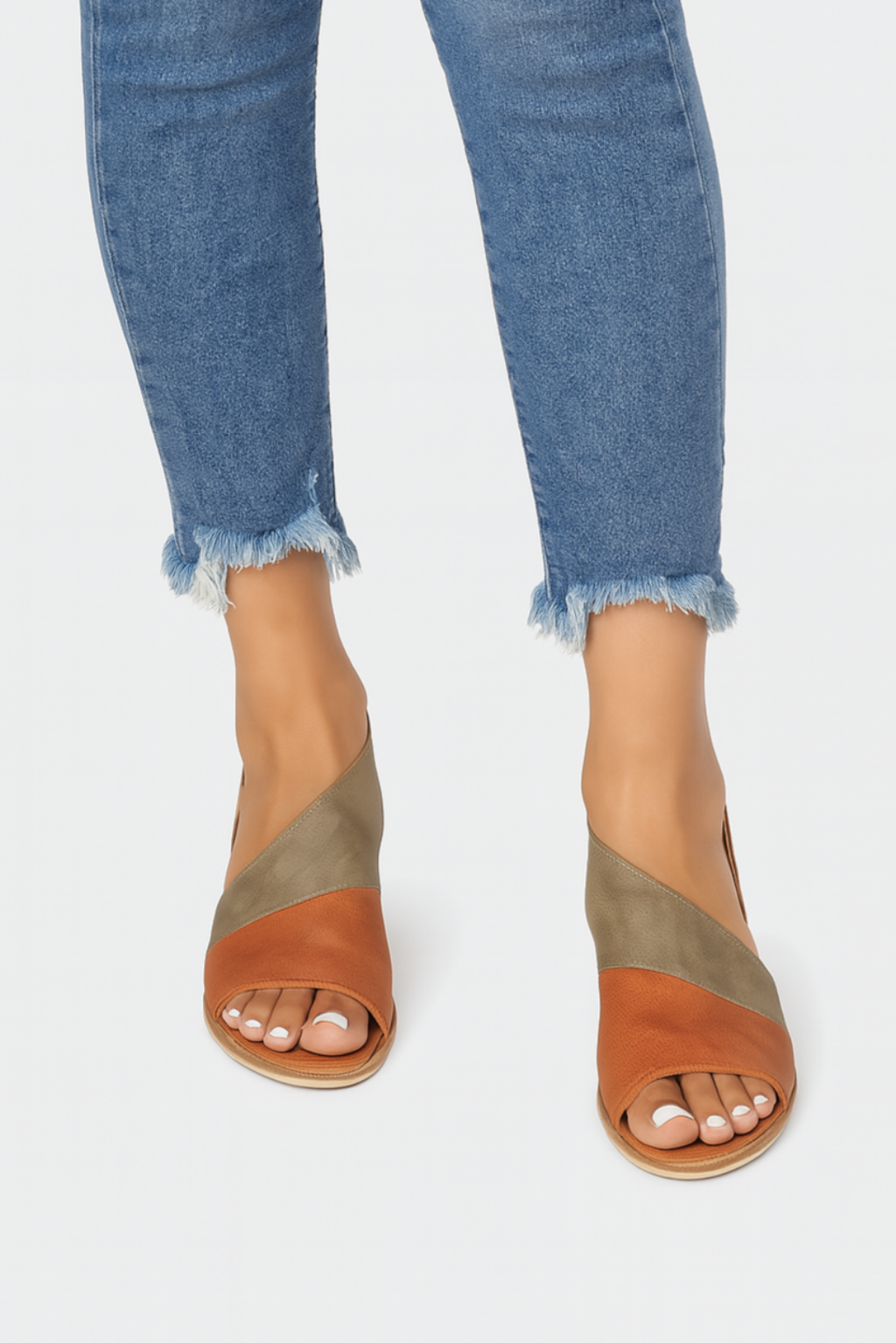 Vintaria – Tweekleurige Open Teen Sandalen met Vintage Elegantie en Lichtgewicht Comfort