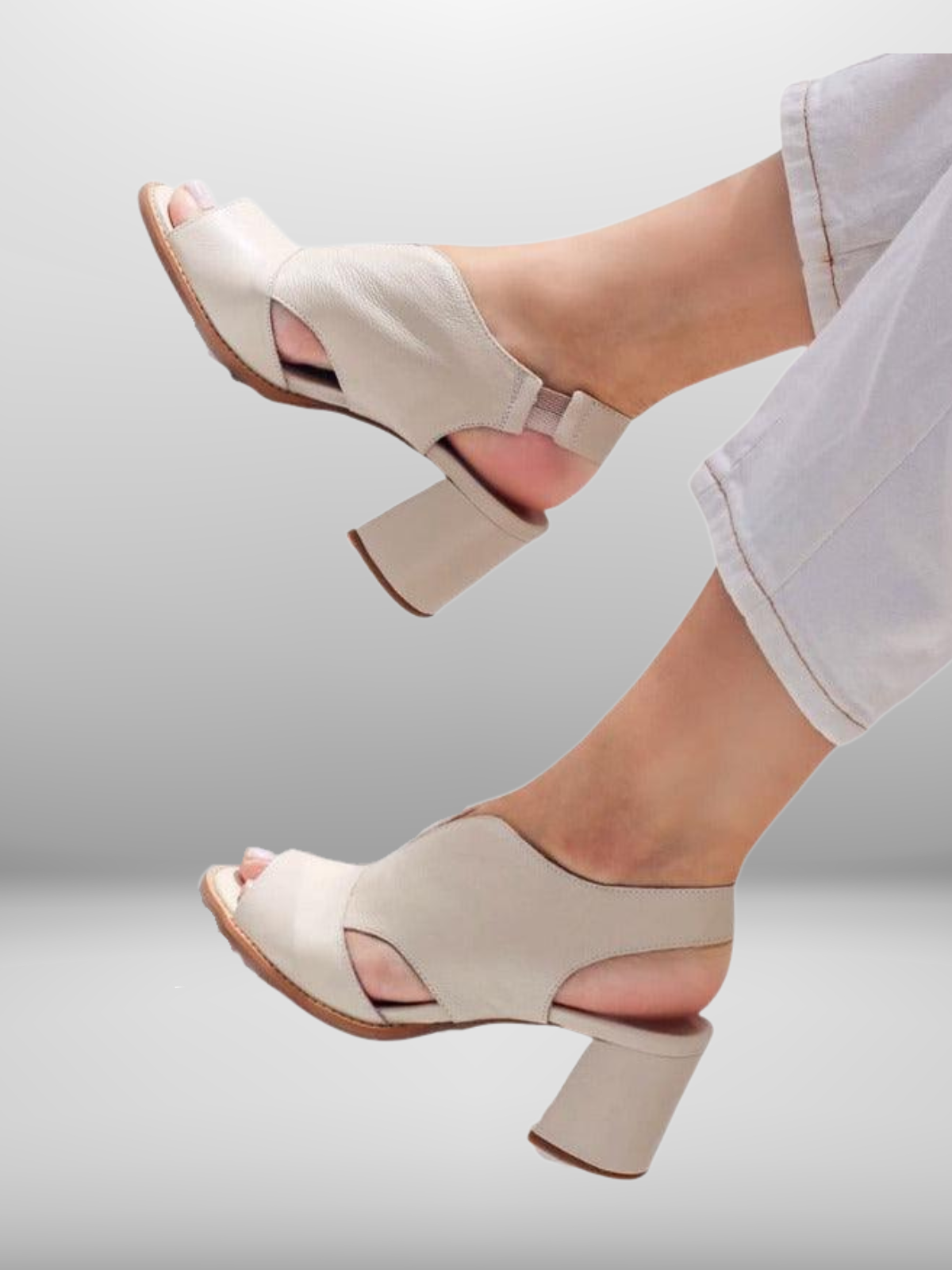 Viretta – Blokhak Sandalen met Open Design en Elegante Uitsnedes