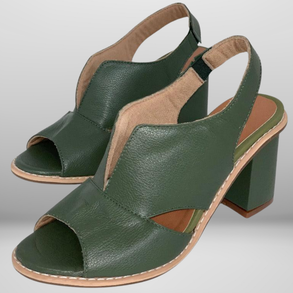 
                  
                    Viretta – Blokhak Sandalen met Open Design en Elegante Uitsnedes
                  
                