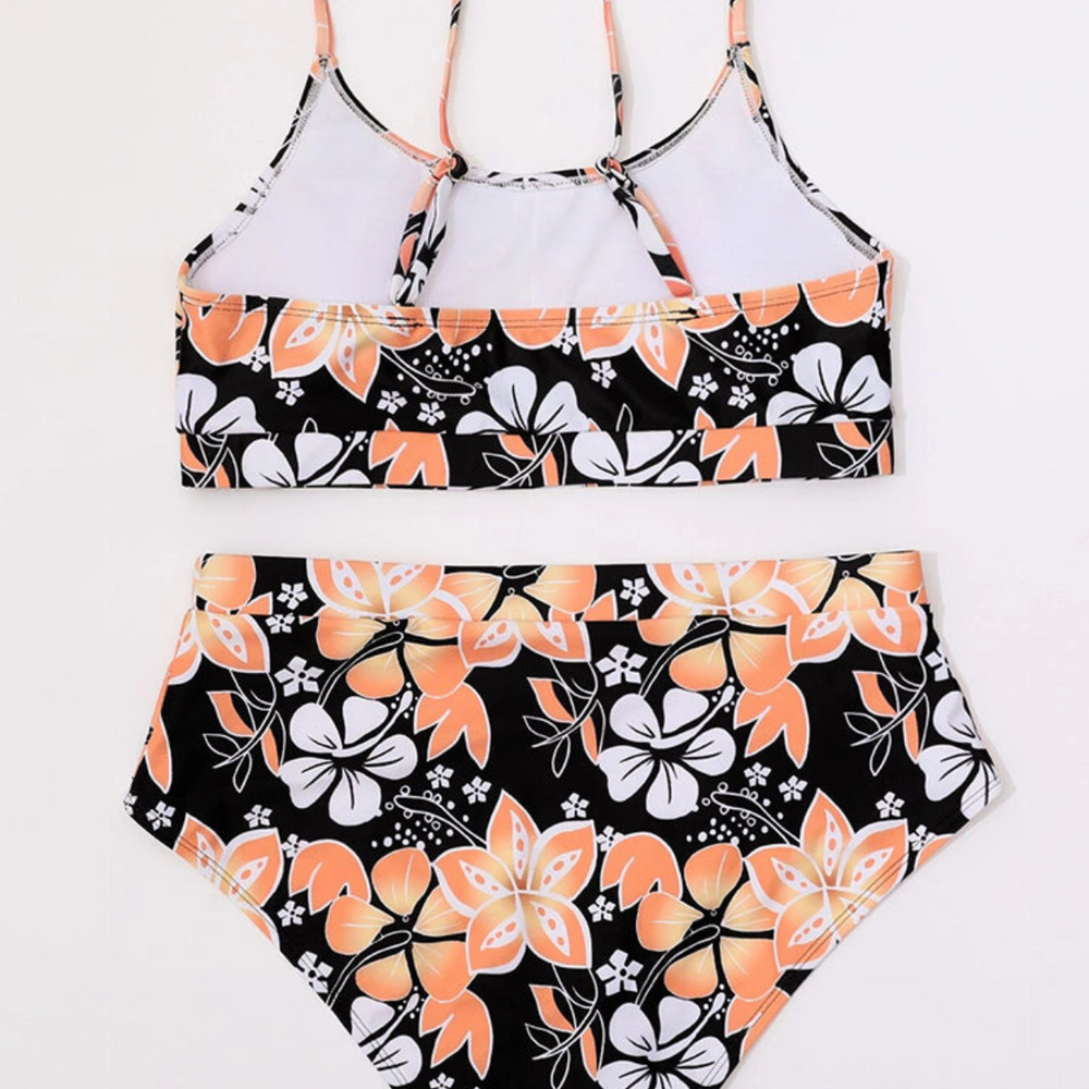 
                  
                    Yvessa – Bikini met Bloemenprint en Shaping Pasvorm
                  
                