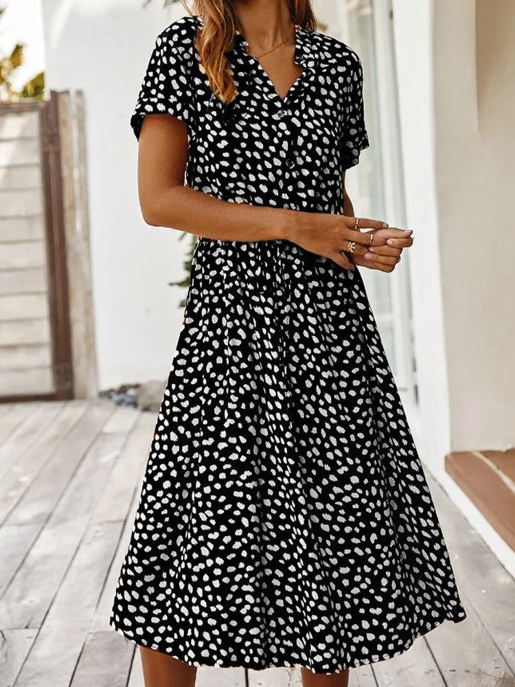 
                  
                    Lorvanna – Comfortabele Zomerjurk met Stijlvolle Print en Korte Mouwen - SkinzLine
                  
                