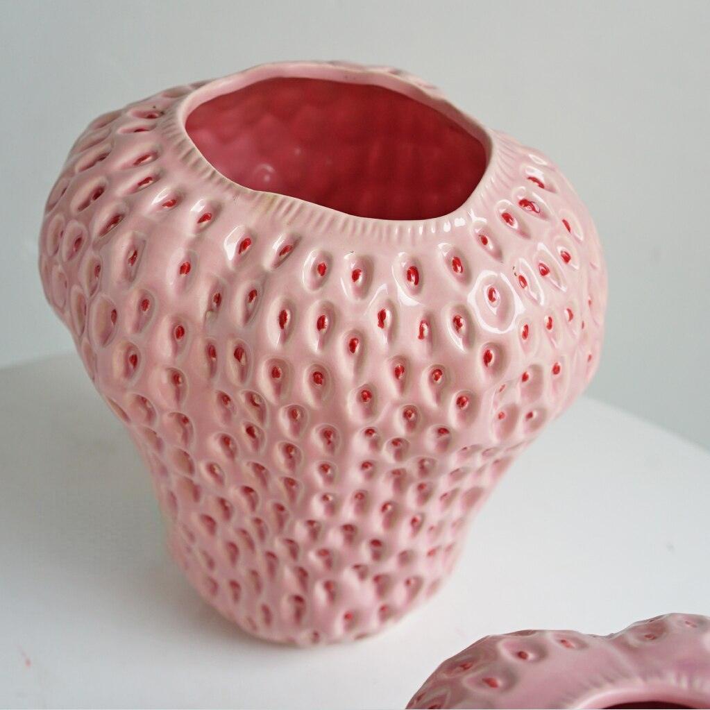 Decoratieve Keramische Vaas in Aardbeivorm voor Bloemen en Tafeldecoratie