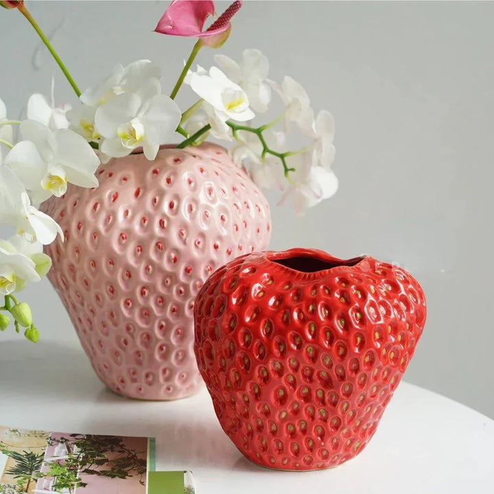 Decoratieve Keramische Vaas in Aardbeivorm voor Bloemen en Tafeldecoratie