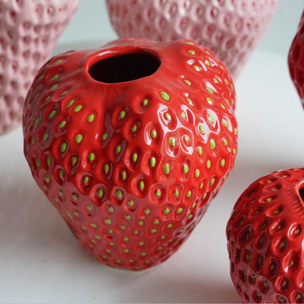 Decoratieve Keramische Vaas in Aardbeivorm voor Bloemen en Tafeldecoratie