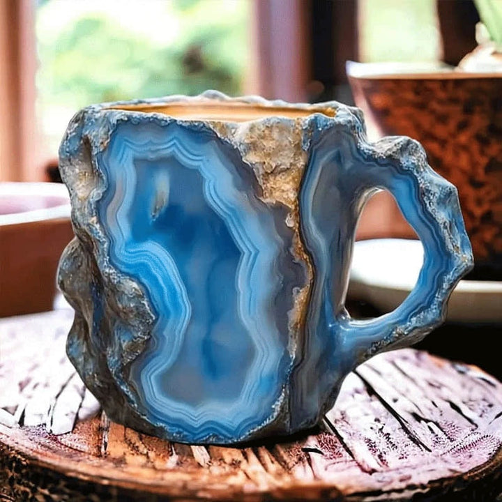 Koffiemok kristalgeode kwarts getextureerd handvat agaatpatroon