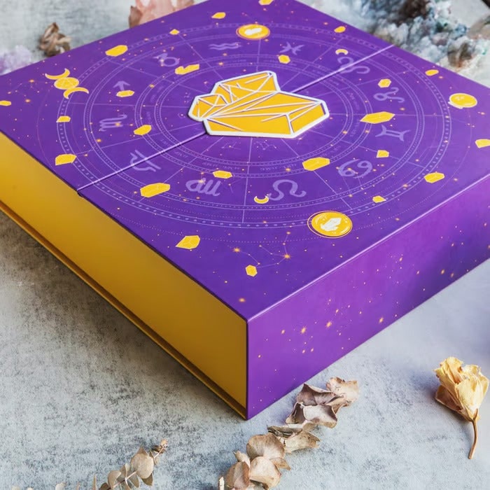 Kristallen adventskalender met edelstenen en beautyproducten voor de aftelling naar de feestdagen