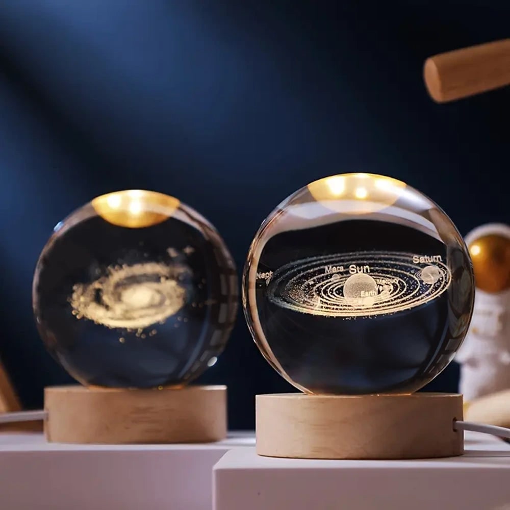 Kristallen bollamp nachtlampje 3D lasergegraveerd glas houten voet USB LED decoratief