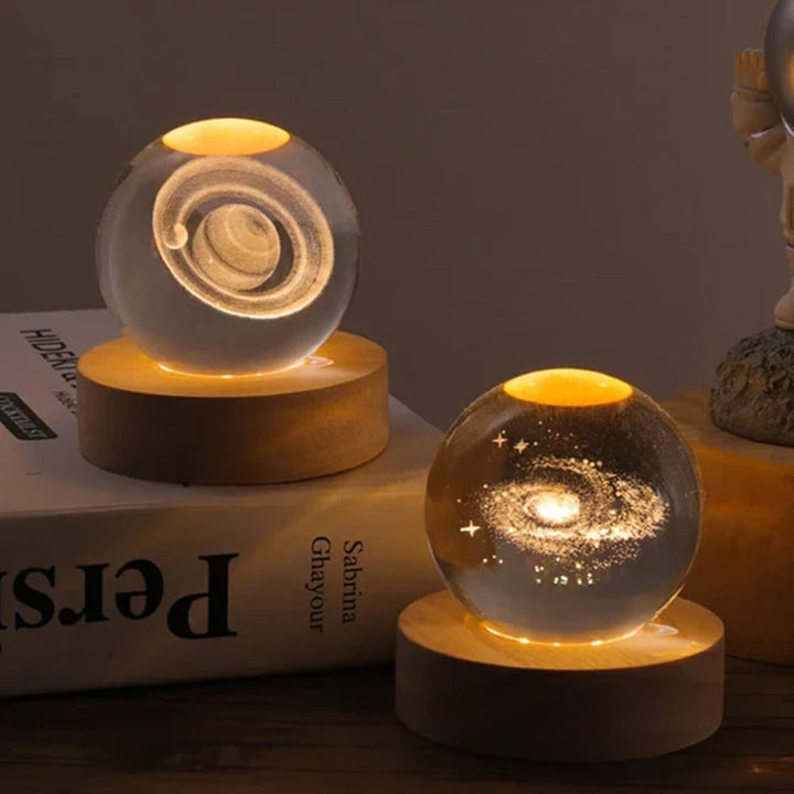 Kristallen bollamp nachtlampje 3D lasergegraveerd glas houten voet USB LED decoratief