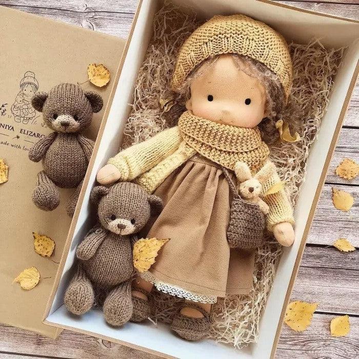 Handgemaakte Waldorf-knuffelpop – Poppi