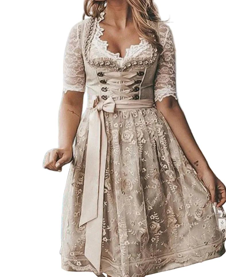 Traditionele dirndljurk voor dames met kanten blouse en lijfje met vetersluiting