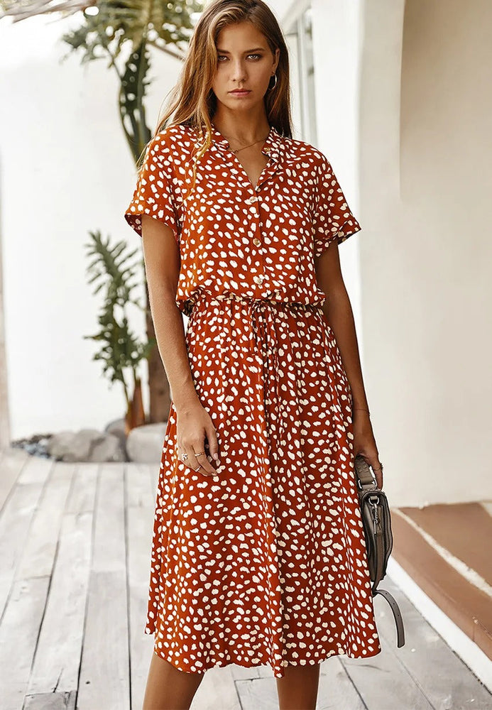 
                  
                    Lorvanna – Comfortabele Zomerjurk met Stijlvolle Print en Korte Mouwen - SkinzLine
                  
                